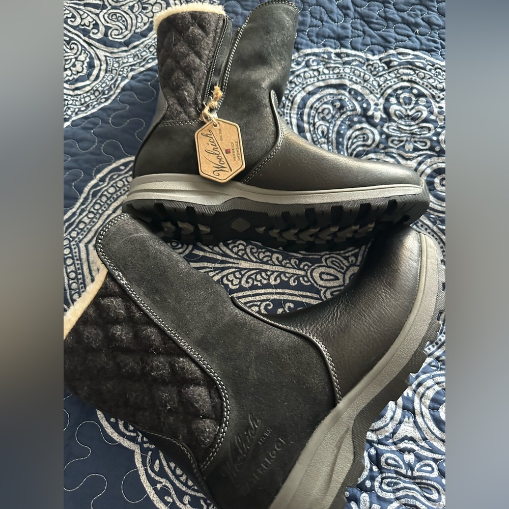 Woolrich black womans boots Size 7 1/2.  Never been worn.  🖤 - Picture 10 of 15